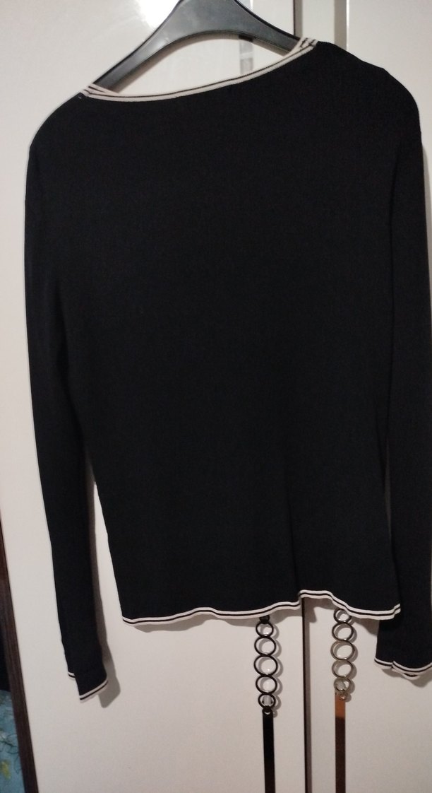 İkili Takım: Kancalı Siyah Nakışlı İnce Ceket ve Kolsuz Buluz - Görsel 4