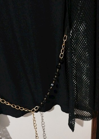 Zincir Detaylı Siyah Uzun Kollu Gotik Bluz - Görsel 3