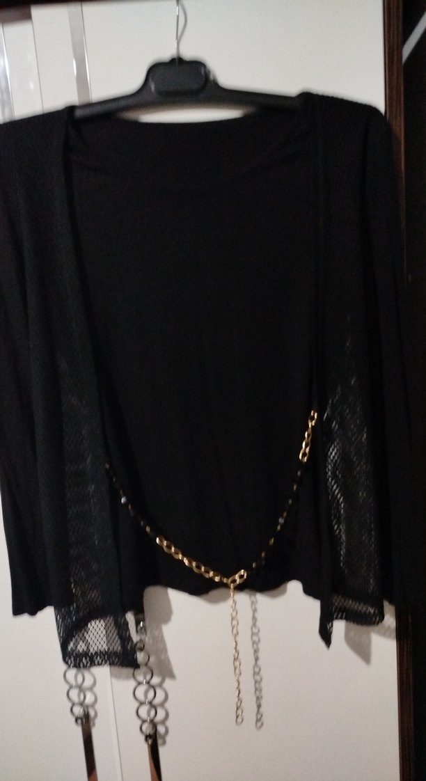 Zincir Detaylı Siyah Uzun Kollu Gotik Bluz - Görsel 5