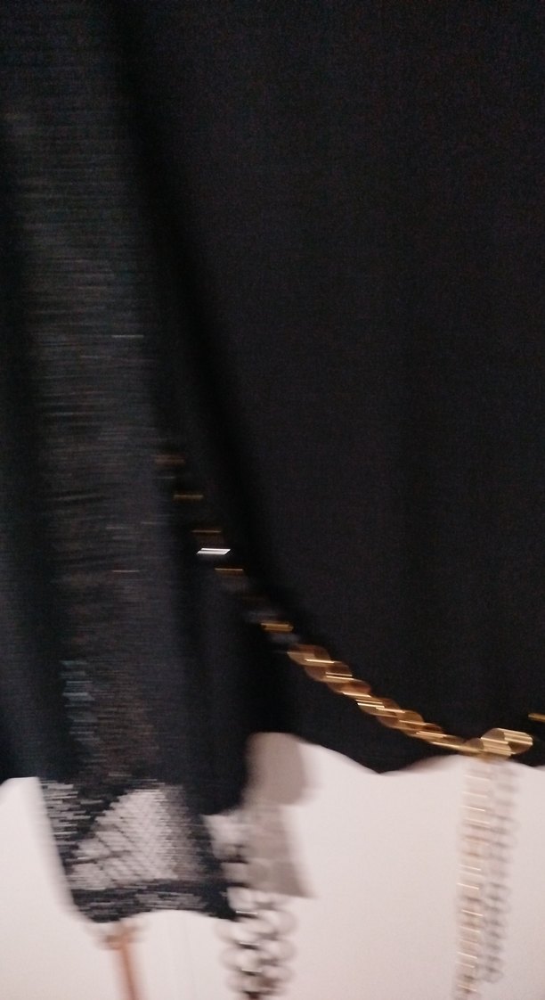 Zincir Detaylı Siyah Uzun Kollu Gotik Bluz - Görsel 2