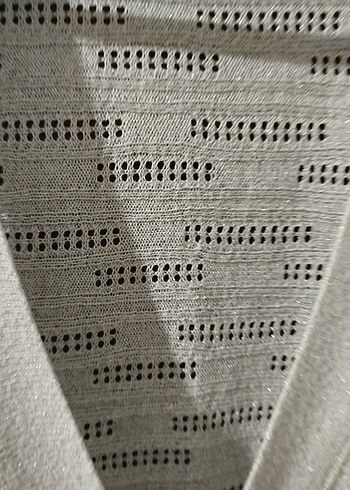 Düğmeli Gri Simli Kadın Mini Hırka - Görsel 3