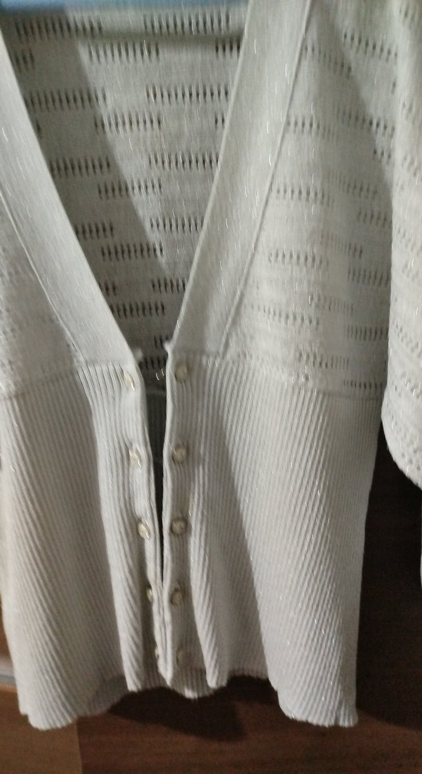 Düğmeli Gri Simli Kadın Mini Hırka - Görsel 4