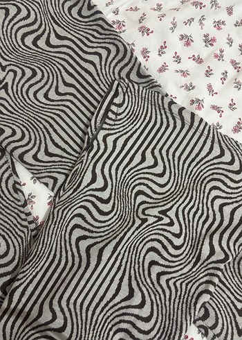 Kadın Zebra Desenli Fırfırlı İspanyol Paça Pantolon - Görsel 2