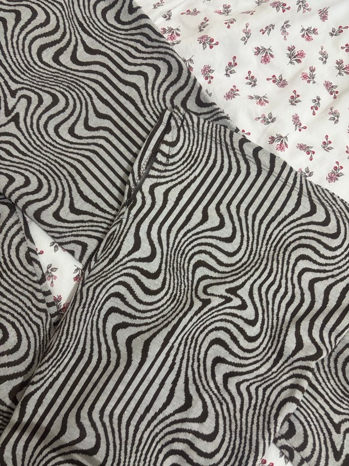 Kadın Zebra Desenli Fırfırlı İspanyol Paça Pantolon - Görsel 2