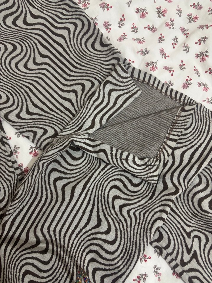 Kadın Zebra Desenli Fırfırlı İspanyol Paça Pantolon - Görsel 3