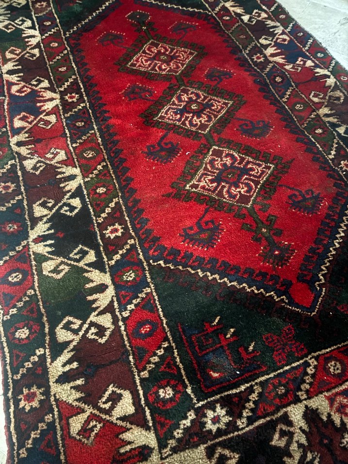 Koyu Kırmızı Desenli Antika Halı - Görsel 2