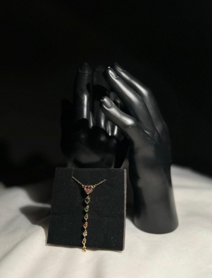 Çelik Kalp Detaylı Renkli Kadın Kolye - Görsel 2