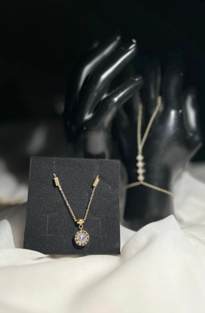 Çelik Roma Rakamlı Premium Taşlı Kolye - Görsel 2