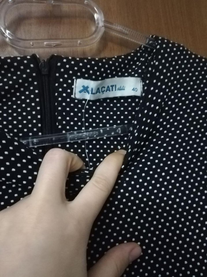 Puantiyeli siyah elbise - Görsel 3