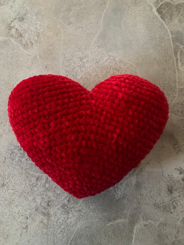 Kırmızı Kalp Şeklinde Peluş Yastık - Görsel 3