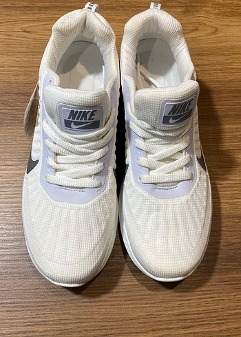 Nike Beyaz Kadın Spor Ayakkabı - Görsel 2