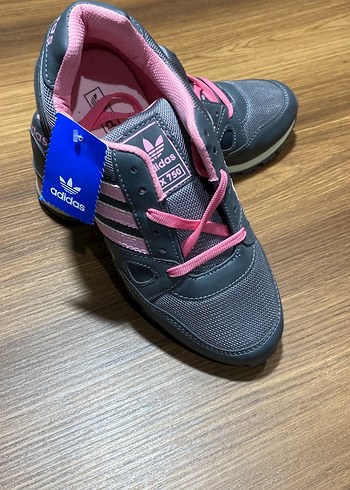 Adidas 37