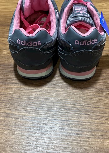 Gri-Pembe Adidas Kadın Spor Ayakkabı - Görsel 3