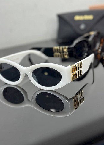 Beyaz Minimalist Kadın Güneş Gözlüğü - Görsel 2