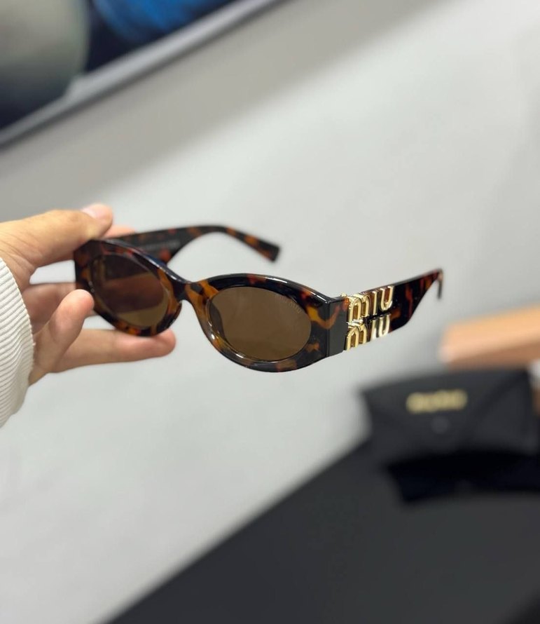 Beyaz Minimalist Kadın Güneş Gözlüğü - Görsel 3