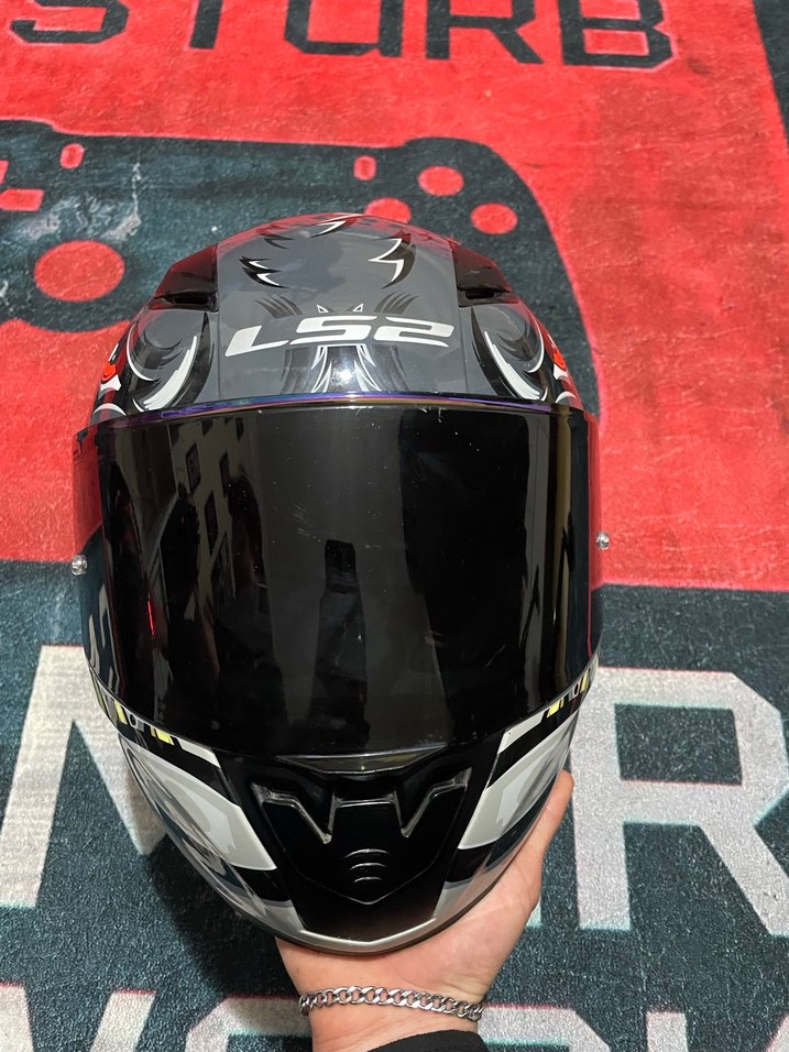 Siyah Baskılı LS2 Motosiklet Kaskı - Görsel 3