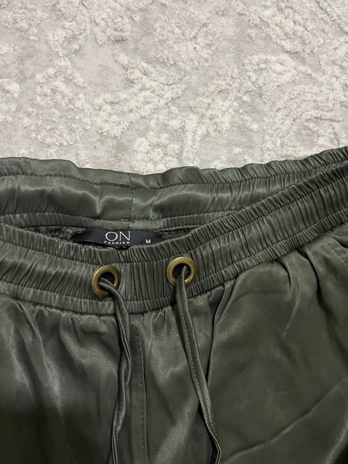 Kadın Haki Saten Bol Kesim Kemerli Pantolon - Görsel 4