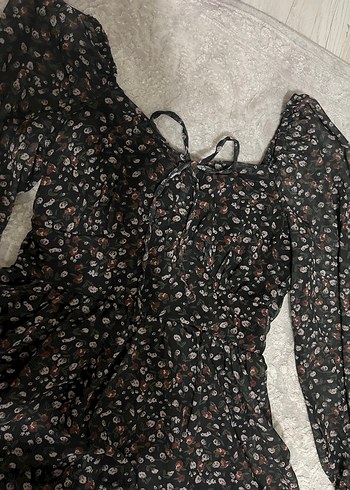 Uzun Kollu Siyah Çiçekli Midi Elbise - Görsel 2