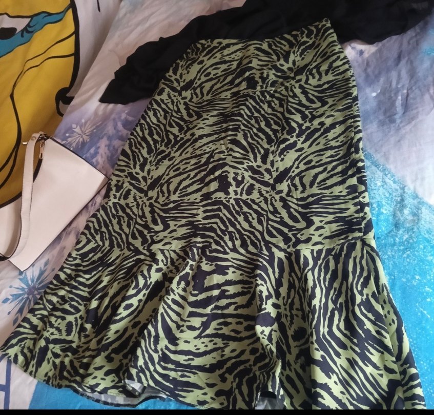 Yeşil Zebra Desenli Midi Etek - Görsel 3