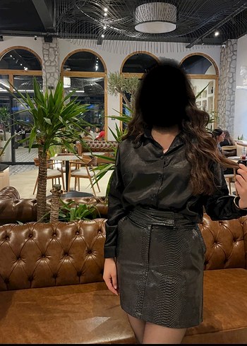 Siyah Yılan Derisi Desenli Deri Mini Etek - Görsel 2