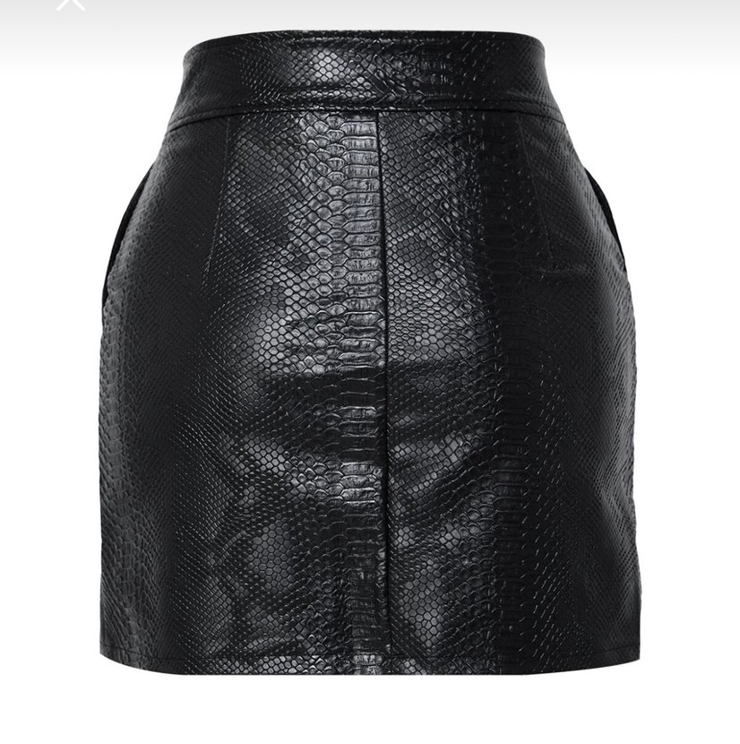 Siyah Yılan Derisi Desenli Deri Mini Etek - Görsel 4