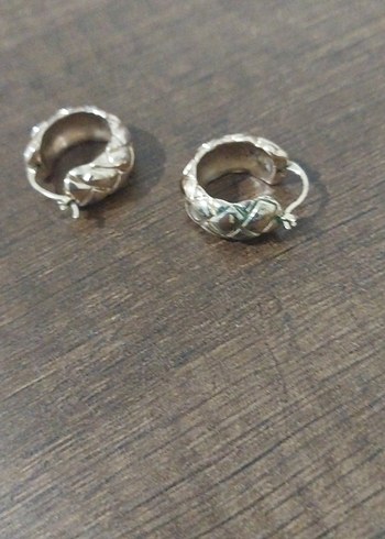 Bej Parlak Mini Tokalı Küpe - Görsel 3