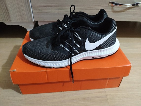 Nike Run Swift 43