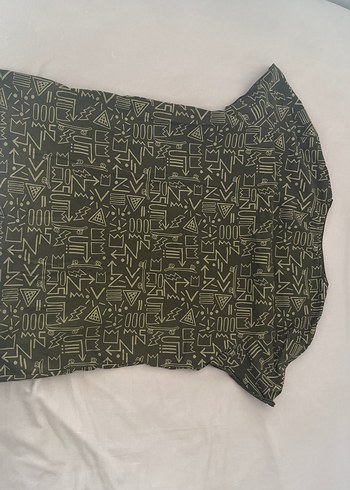 Erkek Siyah V Yaka Desenli Kısa Kollu Gömlek - Görsel 2