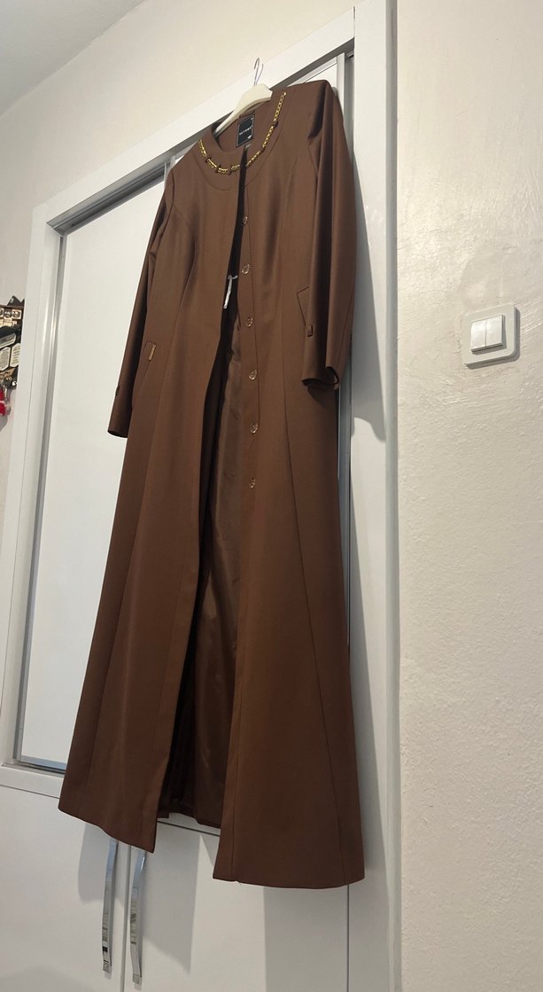 Bej Uzun Kollu Drapeli Kadın pardesü - Görsel 2