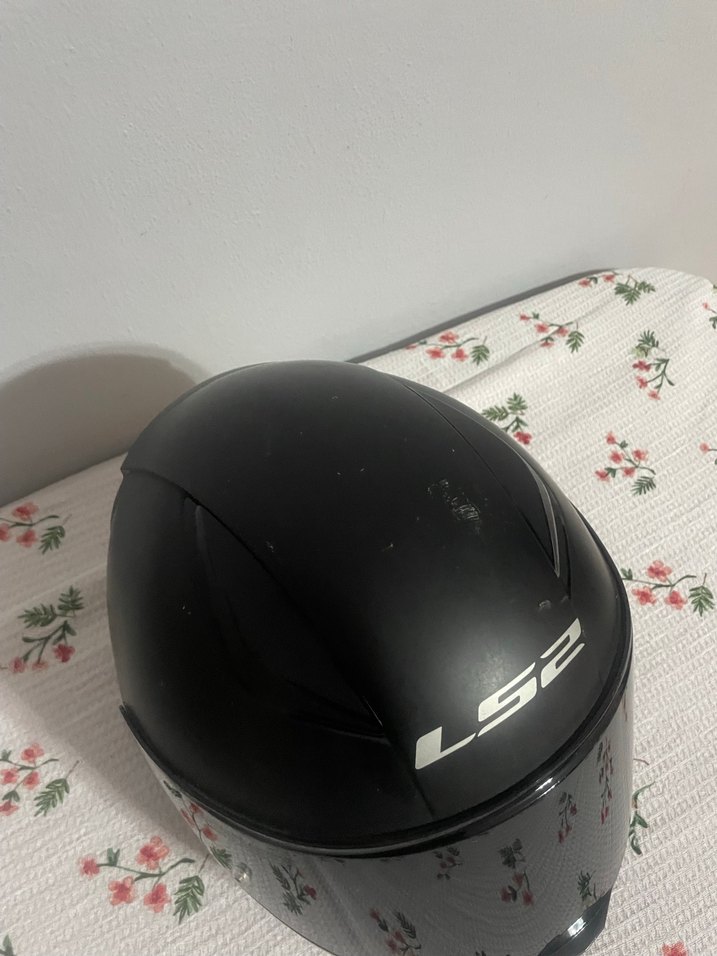 LS2 Siyah Parlak Motosiklet Kaskı - Görsel 4