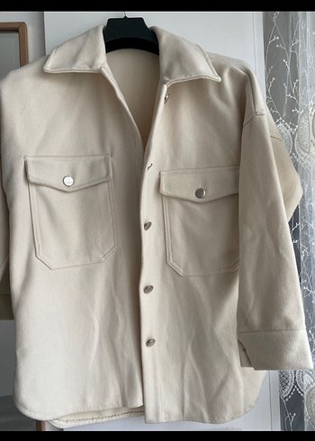 Bej Düğmeli Kısa Kadın Kaban - Görsel 4