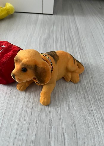 Kahverengi Peluş Köpek ve Türk Bayrağı Zar Oyuncak - Görsel 3