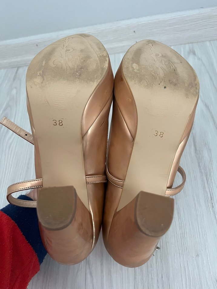 Bej Parlak Deri Stiletto Tokalı Kadın Abiye Ayakkabı - Görsel 3