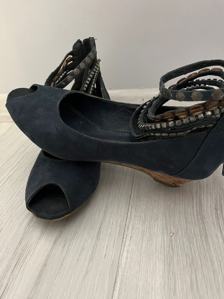 Koyu Mavi Yılan Desenli Süet Dolgu Topuklu Kadın Ayakkabı - Görsel 2