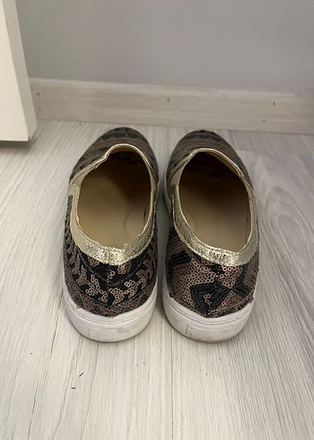 Boncuklu Yılan Desenli Dolgu Topuklu Kadın Spor Ayakkabı - Görsel 4