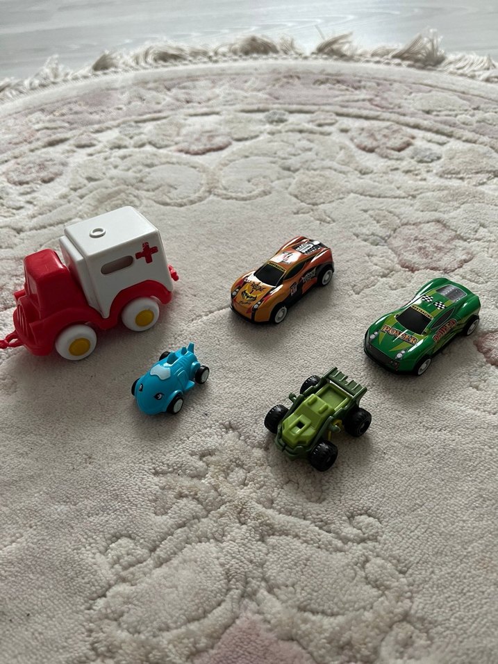 Renkli Oyuncak Araba Seti - Görsel 2