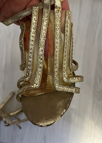 Altın Renkli Yılan Desenli Dolgu Topuklu Kadın Ayakkabı - Görsel 3