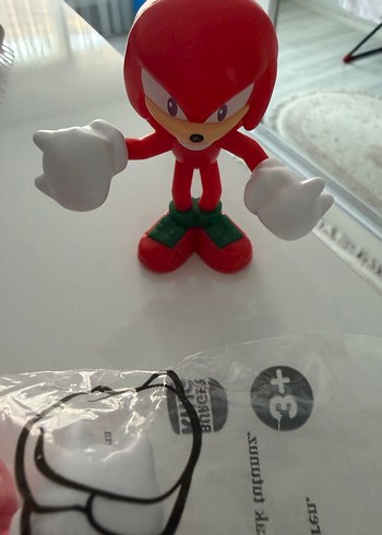 Kırmızı Renkli Aksiyon Figürü - Görsel 2