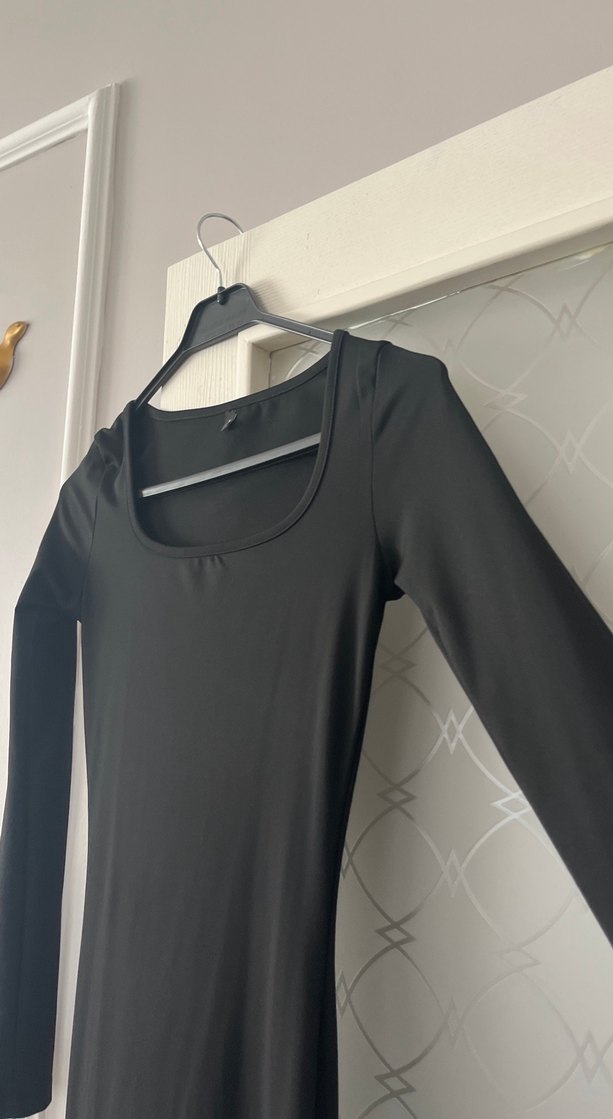 Siyah Uzun Kollu İnce Kesim Uzun Elbise - Görsel 2