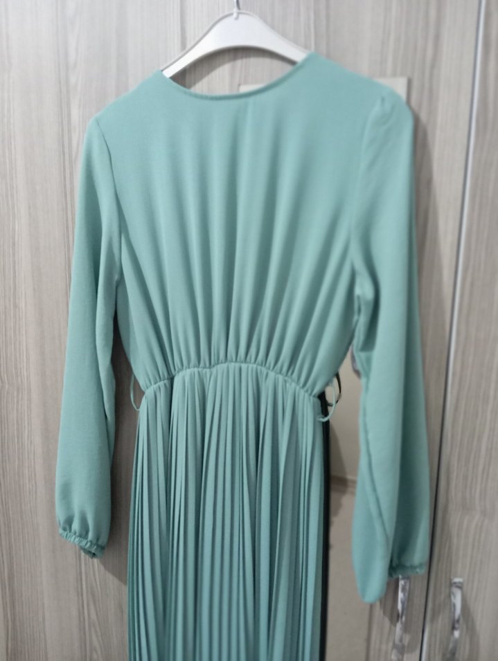 V Yaka Uzun Turkuaz Elbise - Görsel 3