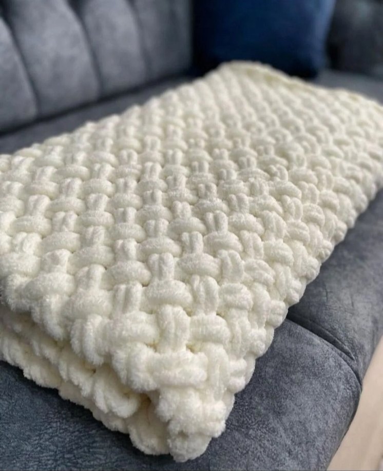 Beyaz Örgü Çocuk Battaniyesi - Görsel 3