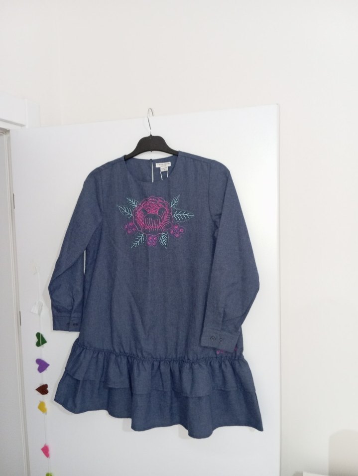 Nakışlı Fırfırlı Uzun Kollu Kız Kot Elbise - Görsel 5