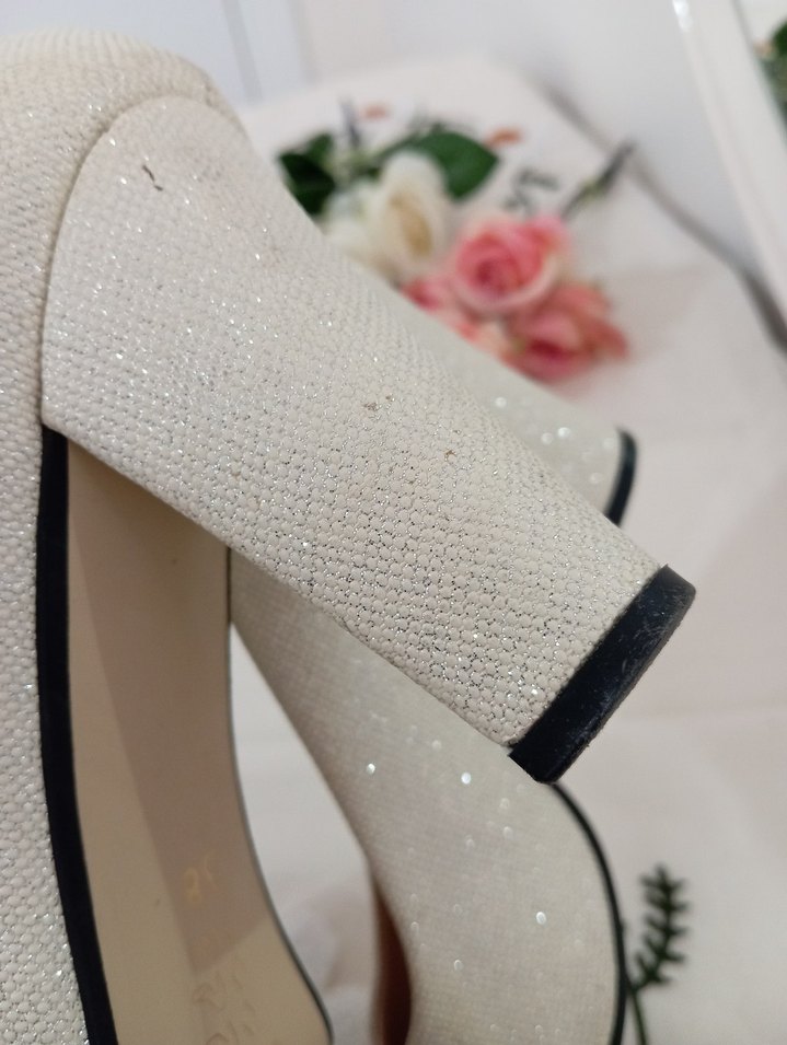 Beyaz Yüksek Topuklu Sim Detaylı Kadın Ayakkabı - Görsel 5