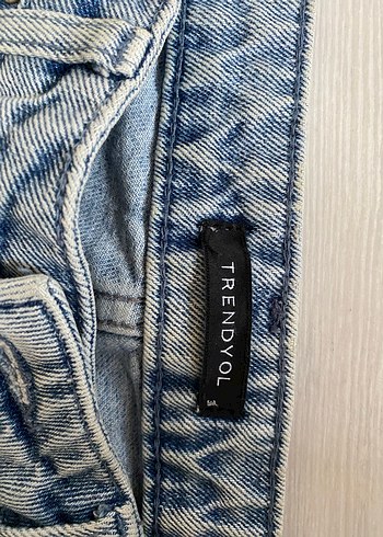 Gri Yırtık Detaylı Salaş Kadın Jean - Görsel 2