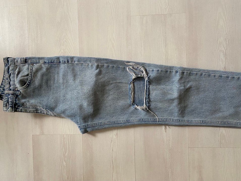 Gri Yırtık Detaylı Salaş Kadın Jean - Görsel 4