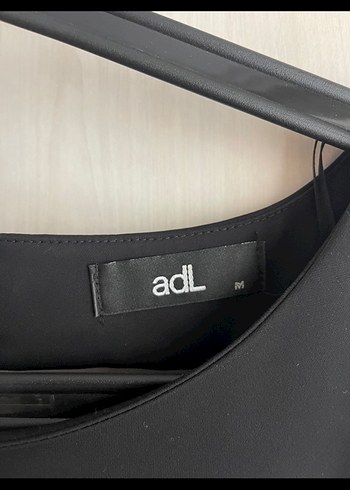 Siyah V Yakalı Uzun Kadın Tulum - Görsel 3