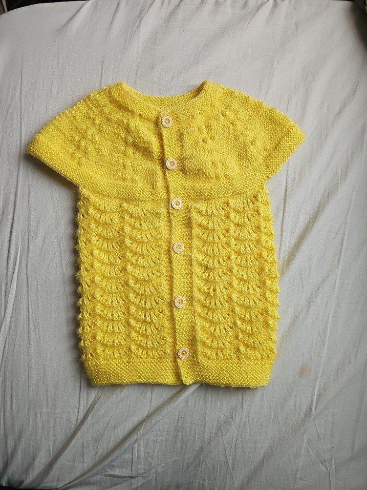 Kız Çocuk Sarı Kısa Kollu Örgü Hırka - Görsel 3