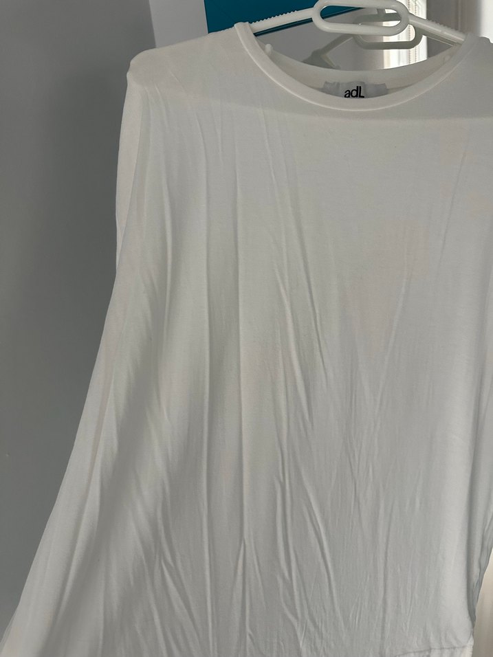 Düğmeli Beyaz Keten V Yaka Kadın Gömlek - Görsel 5