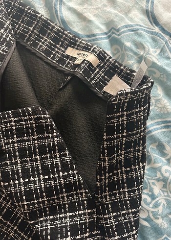 Düğmeli Siyah Midi Kadın Etek - Görsel 3