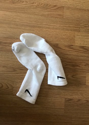Nike Dri-FIT Yarım Dolgulu Beyaz Çorap kullanılmış - Görsel 4